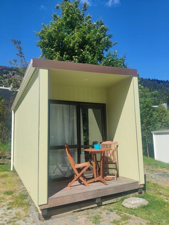 Hotel Qbox Queenstown Exterior foto